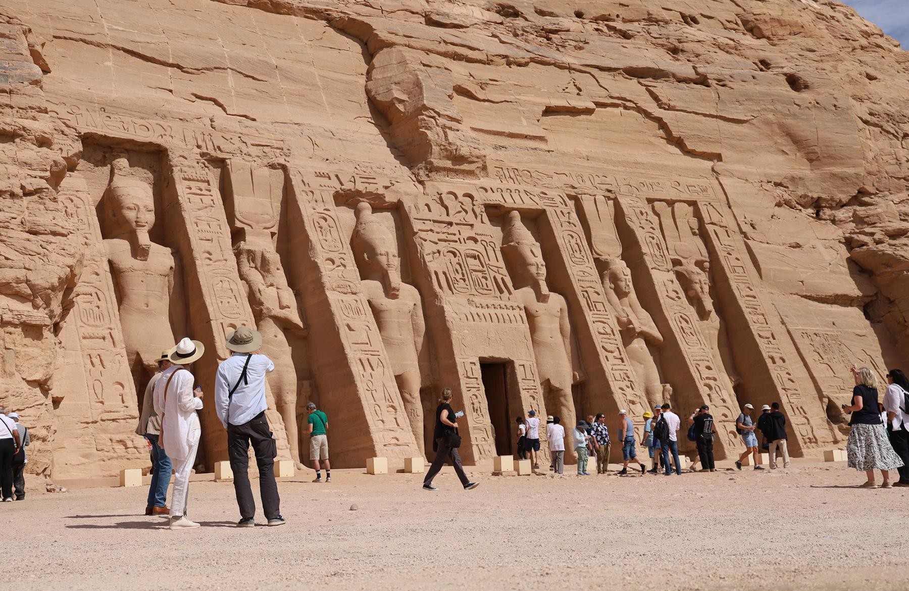 Abu-Simbel-The-Private-Sunrise-Grandeur